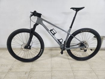 Gebrauchtes Merida BIG NINE TR 5000 2025 2025 Mountainbike, Hellgrau, 29 — Bild 2 von 8