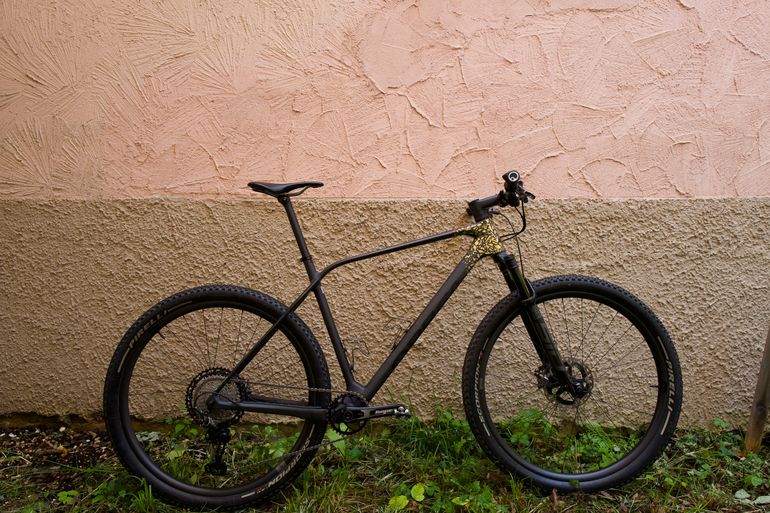 Orbea ALMA M TEAM 2022 2022 Mountainbike de segunda mano, Negro — imagen 1 de 11