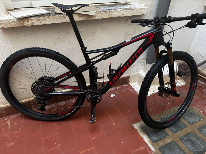 Brugt Specialized Men's Epic Comp Carbon 2018 2018 Mountainbike — billede 1 af 7