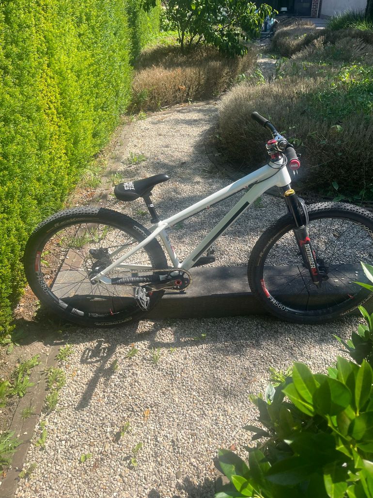 Used Canyon Stitched 360 Pro Nineyard 2023 2023 Mountainbike, White, 26 — image 3 of 6