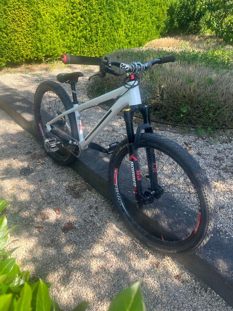 Used Canyon Stitched 360 Pro Nineyard 2023 2023 Mountainbike, White, 26 — image 1 of 6