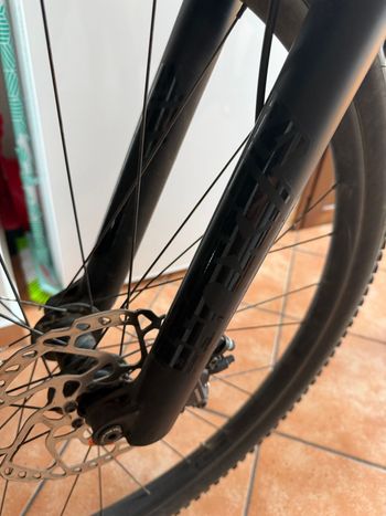 Used Trek Top Fuel 9.8 XT 2024 2024 Mountainbike, Light Gray, 29 — image 4 of 8