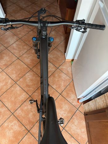 Used Trek Top Fuel 9.8 XT 2024 2024 Mountainbike, Light Gray, 29 — image 6 of 8