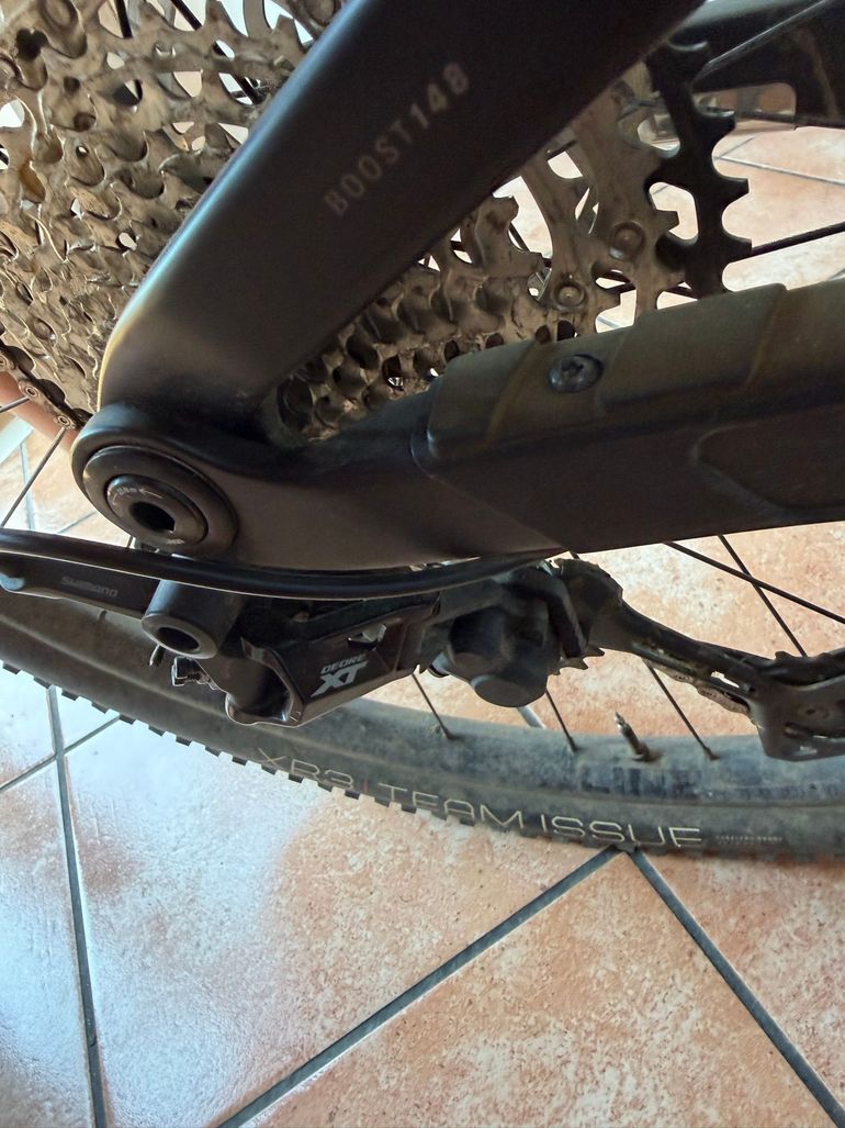 Used Trek Top Fuel 9.8 XT 2024 2024 Mountainbike, Light Gray, 29 — image 2 of 8