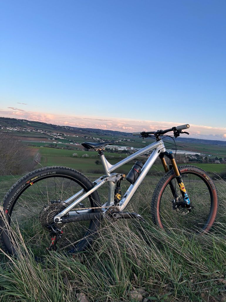 Käytetty Trek Remedy 7 2022 2022 Mountainbike — kuva 1 / 3