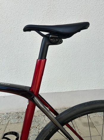 Used Trek Domane SL 6 eTap 2022 2022 Road & Gravel, Red — image 6 of 9