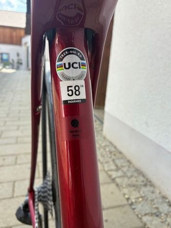 Used Trek Domane SL 6 eTap 2022 2022 Road & Gravel, Red — image 5 of 9