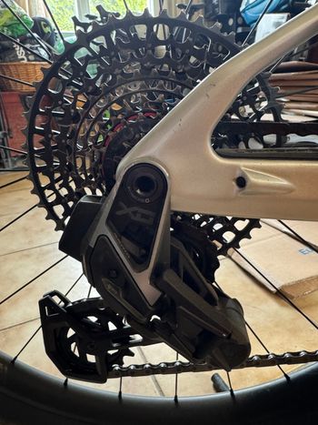 Used Lapierre XRM SRAM X01 Eagle AXS 2024 Mountainbike, Light Gray — image 6 of 7