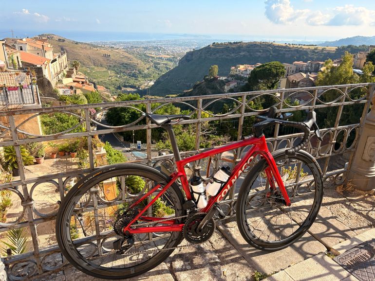 Brugt Colnago V4 SRAM Force eTap AXS 2024 Road & Gravel — billede 1 af 11