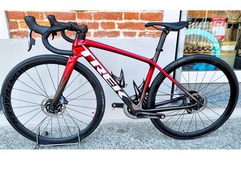 Used Trek Émonda SLR 7 eTap 2022 2022 Road & Gravel, Red — image 2 of 15