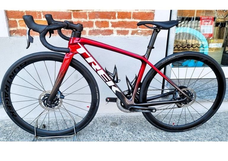 Used Trek Émonda SLR 7 eTap 2022 2022 Road & Gravel, Red — image 2 of 15