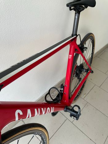 Used Canyon Ultimate CF SL 2018 Road & Gravel, Red — image 3 of 4