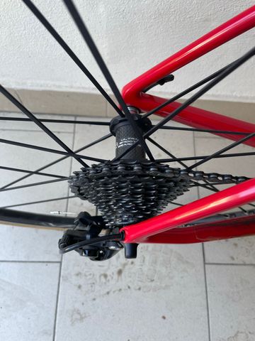Used Canyon Ultimate CF SL 2018 Road & Gravel, Red — image 9 of 9