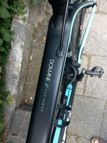 Trek Domane 5.9 Compact 2016 2016 Road & Gravel usato, Verde — immagine 4 di 10