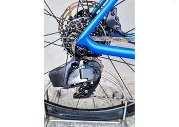 Used GIANT TCR Advanced Pro Disc M/L SRAM Force AXS 12v 2022 Road & Gravel, Blue — image 4 of 13