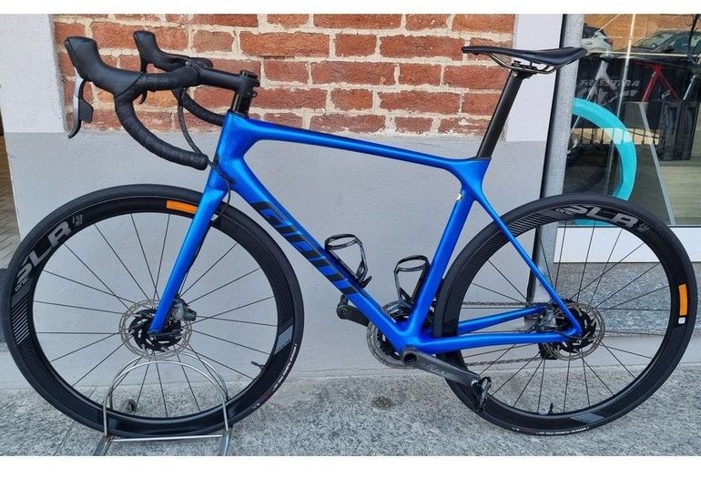 Used GIANT TCR Advanced Pro Disc M/L SRAM Force AXS 12v 2022 Road & Gravel, Blue — image 2 of 13