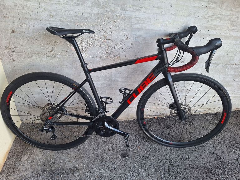 Gebrauchtes CUBE ATTAIN SL Disc 2018 2018 Road & Gravel, Schwarz — Bild 1 von 5