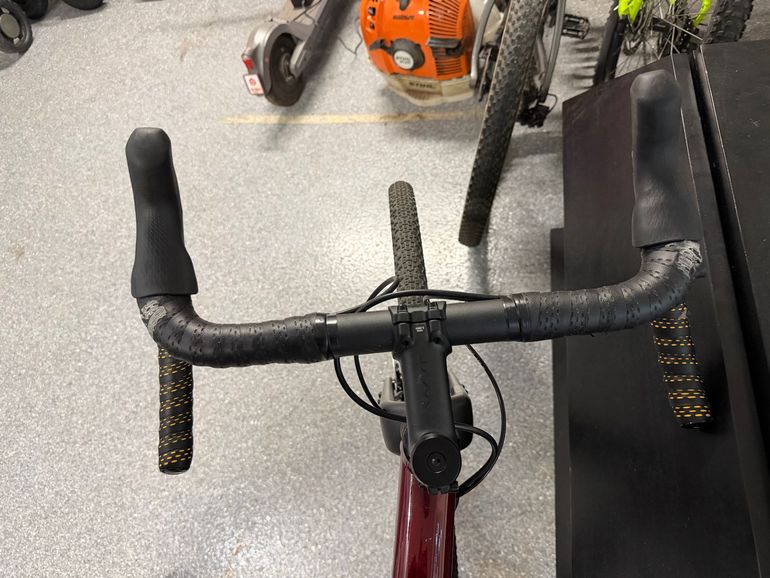 Used Vaast A/1 GRX 700c 2024 2024 Road & Gravel, Red — image 3 of 6