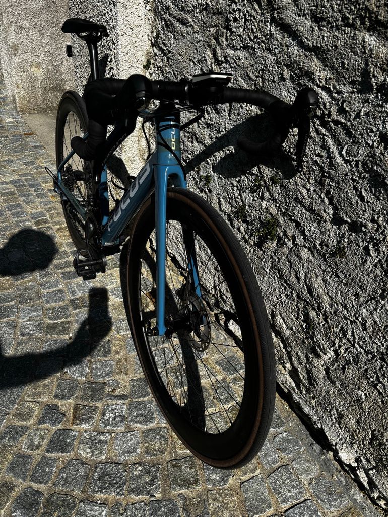 Used Focus IZALCO MAX 8.9 2022 2022 Road & Gravel, Blue — image 4 of 8