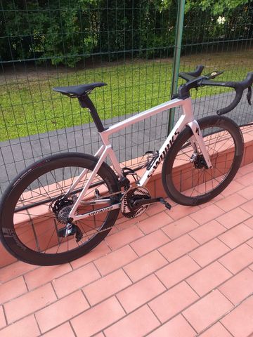 Used Specialized Tarmac SRAM Red eTap 2023 Road & Gravel, Light Gray — image 5 of 5