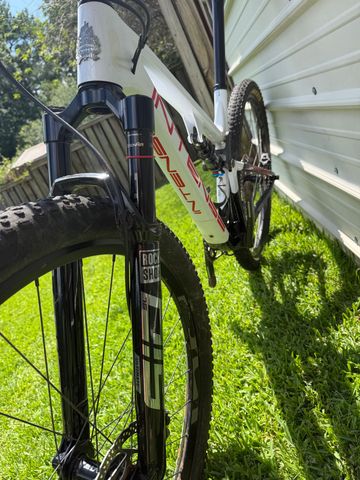 Used Intense Sniper SRAM XX1 2023 Mountainbike, White — image 10 of 13