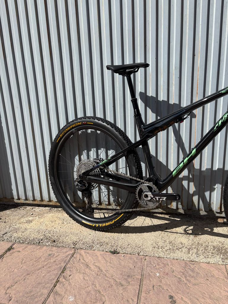 Used BH LYNX SLS 9.0 2025 2025 Mountainbike, Black, 29 — image 2 of 4