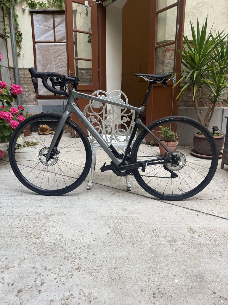 Used Cannondale Synapse Carbon 2 RLE 2023 2023 Road & Gravel, Light Gray — image 2 of 7