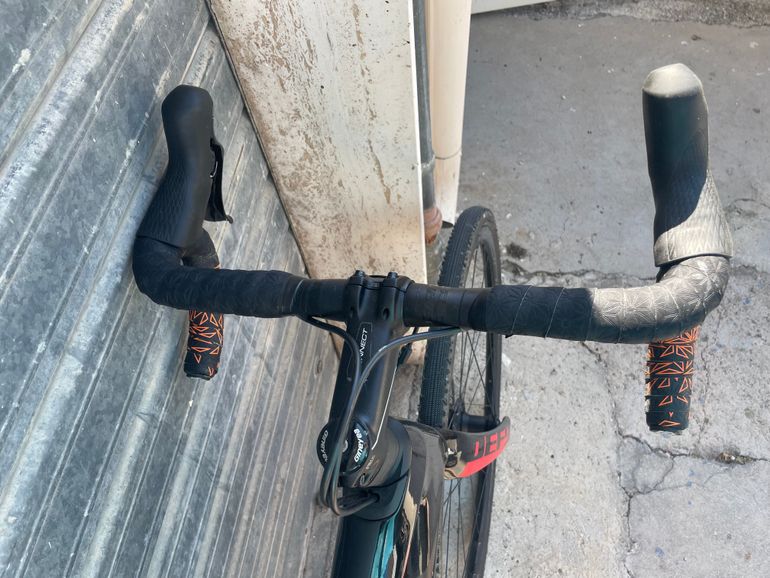 Gebrauchtes Giant Defy Advanced 1 2020 2020 Road & Gravel, Schwarz — Bild 7 von 7