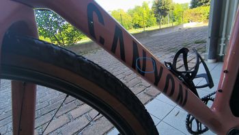 Used Canyon Grizl CF SL 6 AXS 2025 2025 Road & Gravel, Red — image 8 of 8