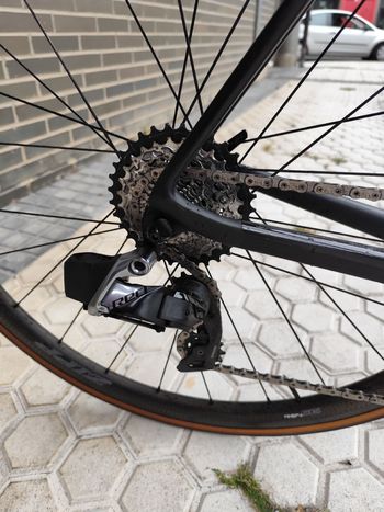 Used Canyon Ultimate CF Evo 10.0 LTD 2020 2020 Road & Gravel, Black — image 3 of 9