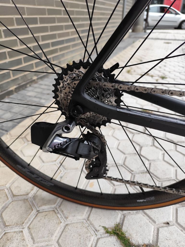 Used Canyon Ultimate CF Evo 10.0 LTD 2020 2020 Road & Gravel, Black — image 3 of 9