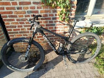 Brugt Specialized Epic World Cup Expert - SRAM GX AXS, RockShox Select+ 2024 2024 MTB