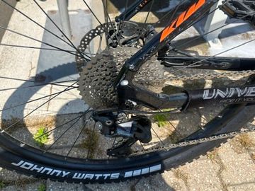 Gebrauchtes KTM MACINA TEAM 693 2022 2022 Mountainbike, Schwarz, 29 — Bild 3 von 5
