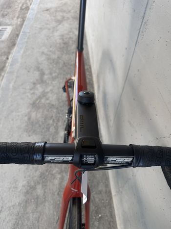 Used BMC Roadmachine 105 Di2 12s 2021 2021 Road & Gravel, Red — image 4 of 8
