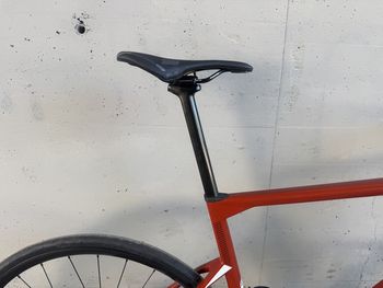 Used BMC Roadmachine 105 Di2 12s 2021 2021 Road & Gravel, Red — image 6 of 8