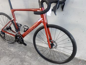 Used BMC Roadmachine 105 Di2 12s 2021 2021 Road & Gravel, Red — image 5 of 8
