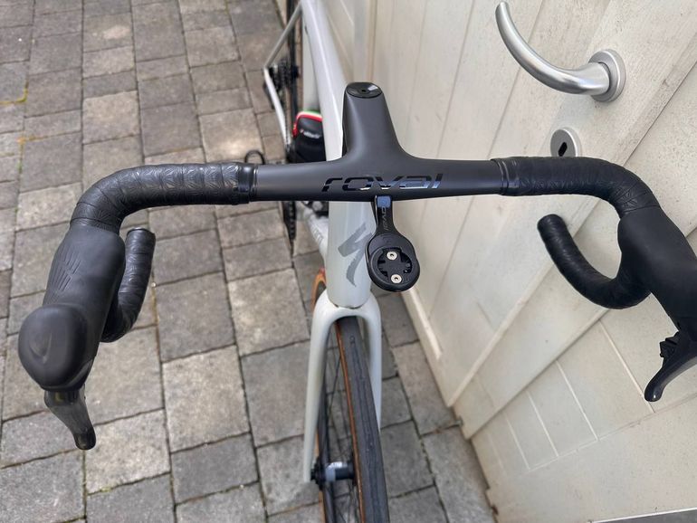 Used Specialized Aethos 2 Expert - Shimano Ultegra Di2 2026 2026 Road & Gravel, Light Gray — image 2 of 4