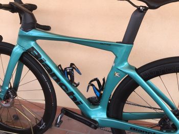 Použité Bianchi OLTRE COMP ULTEGRA DI2 2025 2025 Road & Gravel — obrázek 8 z 16