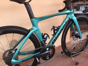 Použité Bianchi OLTRE COMP ULTEGRA DI2 2025 2025 Road & Gravel — obrázek 3 z 16