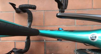Použité Bianchi OLTRE COMP ULTEGRA DI2 2025 2025 Road & Gravel — obrázek 13 z 16