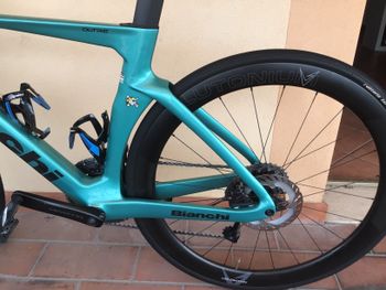 Použité Bianchi OLTRE COMP ULTEGRA DI2 2025 2025 Road & Gravel — obrázek 7 z 16