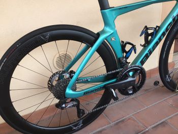 Použité Bianchi OLTRE COMP ULTEGRA DI2 2025 2025 Road & Gravel — obrázek 4 z 16