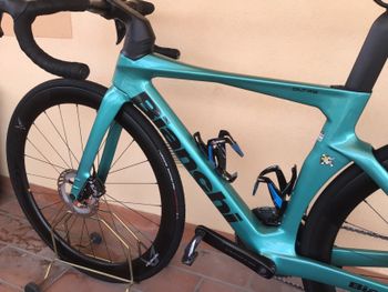 Použité Bianchi OLTRE COMP ULTEGRA DI2 2025 2025 Road & Gravel — obrázek 6 z 16