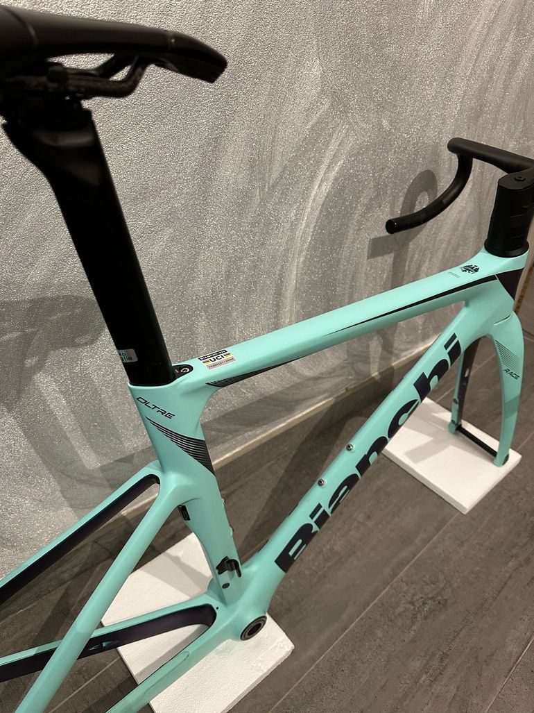 Gebrauchtes Bianchi Oltre Race 105 Di2 2023 Frameset 2023 Road & Gravel, Weiß — Bild 12 von 14