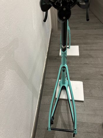 Gebrauchtes Bianchi Oltre Race 105 Di2 2023 Frameset 2023 Road & Gravel, Weiß — Bild 4 von 14