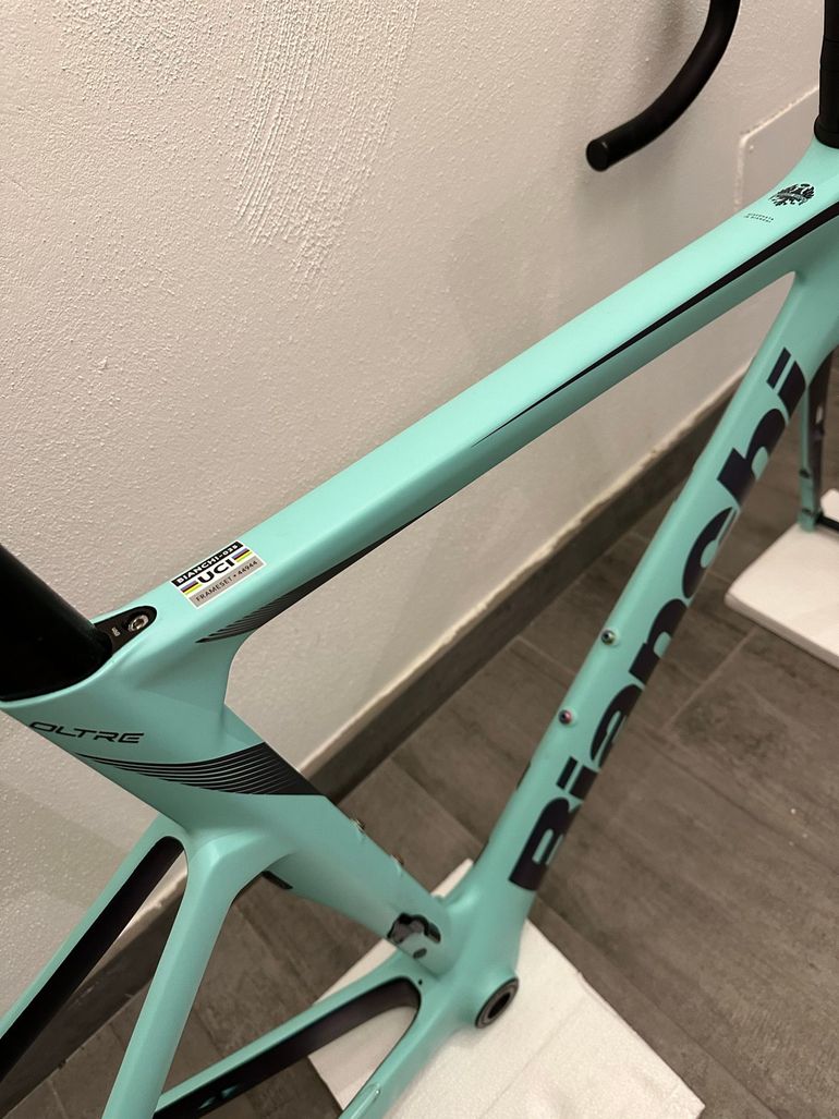 Gebrauchtes Bianchi Oltre Race 105 Di2 2023 Frameset 2023 Road & Gravel, Weiß — Bild 6 von 14