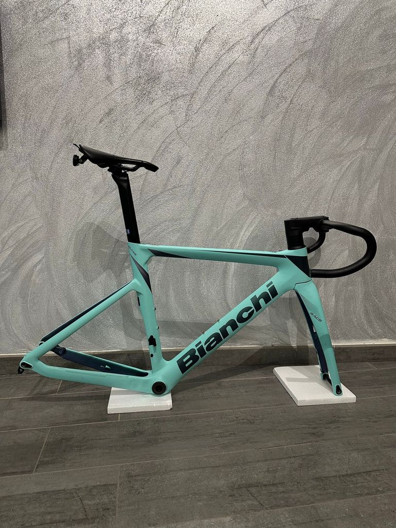 Gebrauchtes Bianchi Oltre Race 105 Di2 2023 Frameset 2023 Road & Gravel, Weiß — Bild 13 von 14