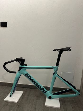 Gebrauchtes Bianchi Oltre Race 105 Di2 2023 Frameset 2023 Road & Gravel, Weiß — Bild 7 von 14
