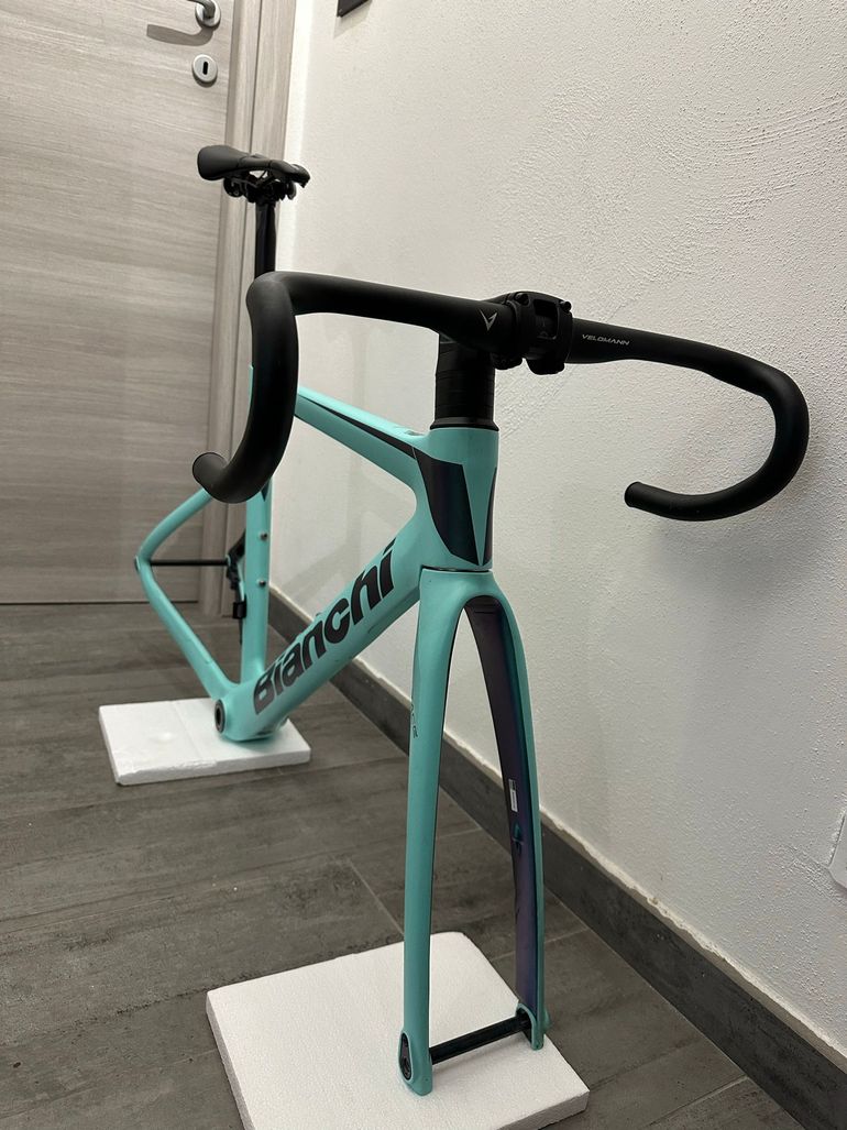 Gebrauchtes Bianchi Oltre Race 105 Di2 2023 Frameset 2023 Road & Gravel, Weiß — Bild 3 von 14