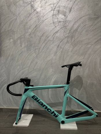 Gebrauchtes Bianchi Oltre Race 105 Di2 2023 Frameset 2023 Road & Gravel, Weiß — Bild 8 von 14